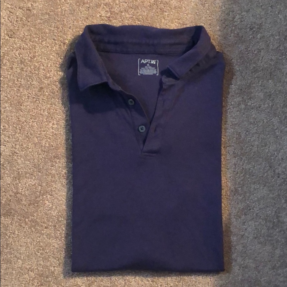 Short sleeved collared shirt